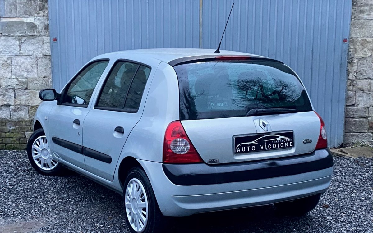 Renault Clio II / 2 / 1.5 dCi 65 CH / An 2004 / CLIM